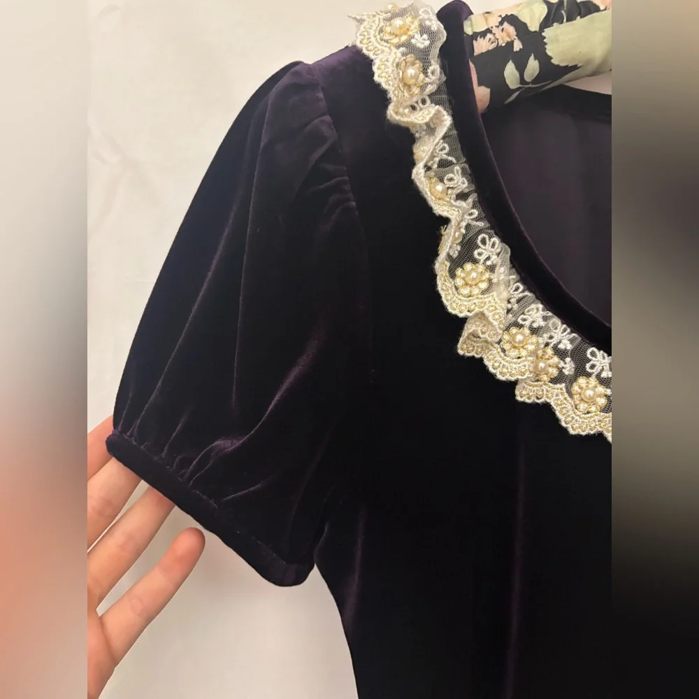 Purple Velvet Scoop Neck Lace+Pearl Embellished Neckline Puff Sleeve Top Size M - Picture 10 of 16